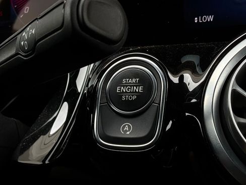 Used 2025 Mercedes-Benz GLA 250 image 31