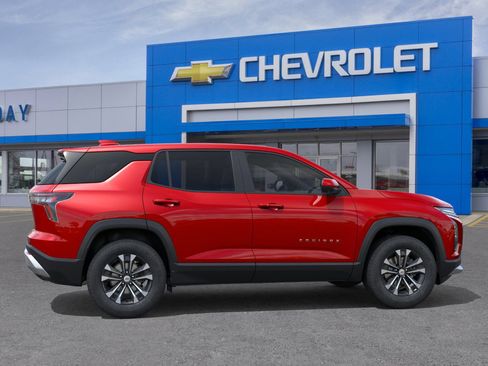 Used 2026 Chevrolet Equinox LT w/ Convenience Package II AWD/4WD image 5