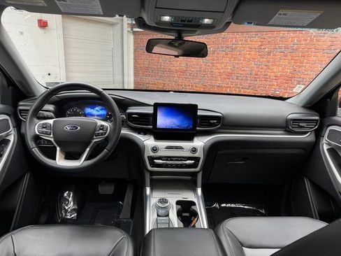 Certified 2022 Ford Explorer XLT w/ Equipment Group 202A image 12