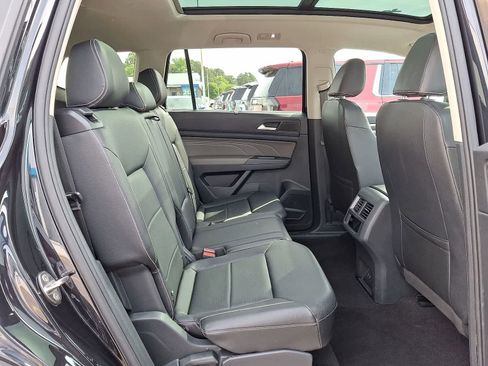 Used 2023 Volkswagen Atlas SE w/ Panoramic Sunroof Package AWD/4WD image 31