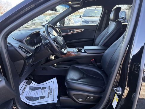 Used 2019 Lincoln Nautilus Select w/ Cargo Utility Package image 11