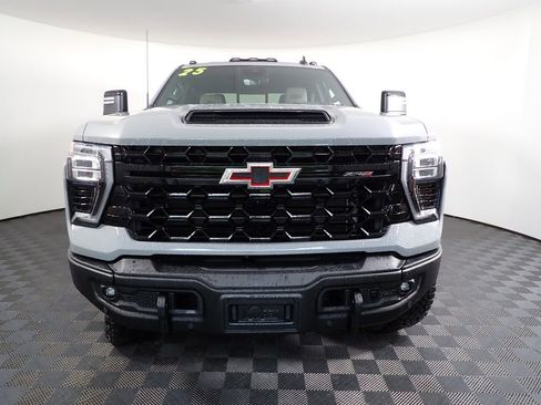 Used 2025 Chevrolet Silverado 2500 ZR2 w/ ZR2 Bison Edition AWD/4WD image 12