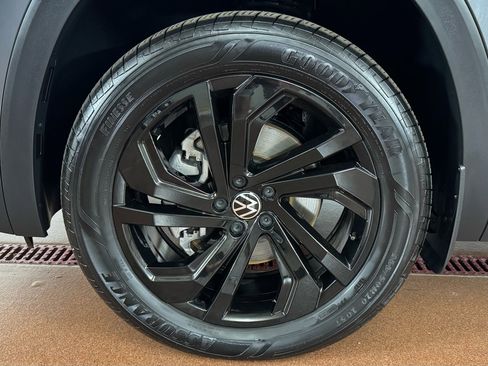 Used 2023 Volkswagen Atlas SE image 8