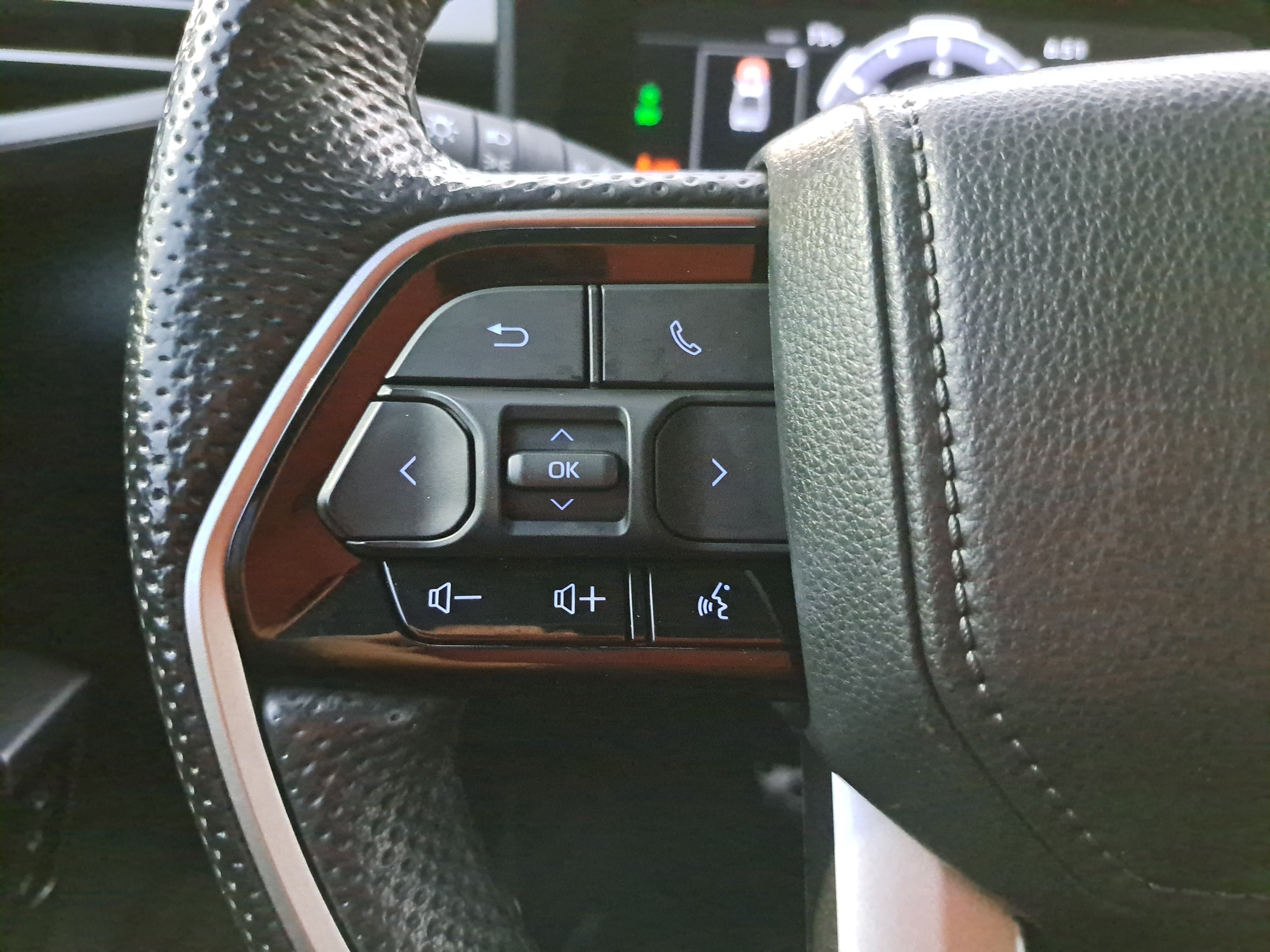 Used 2024 Toyota Tundra Limited w/ TRD Off-Road Package AWD/4WD image 16