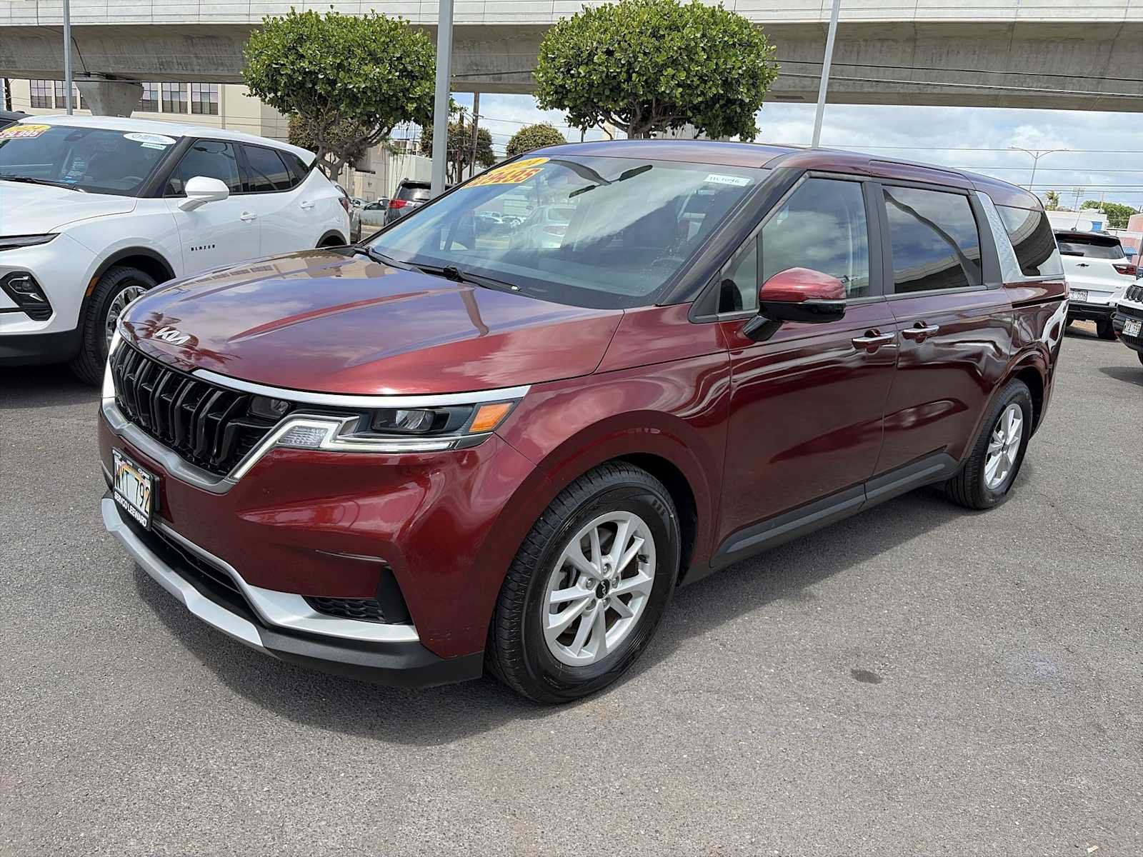 Used 2024 Kia Carnival LX FWD image 4