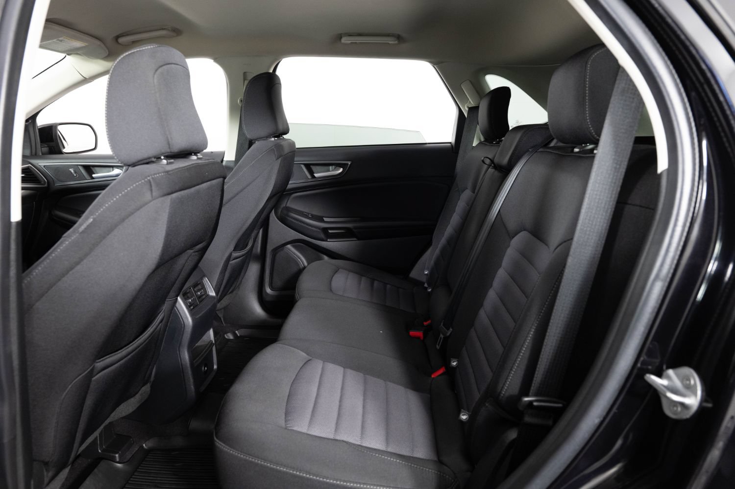 Used 2022 Ford Edge SE w/ Black Appearance Package AWD/4WD image 17