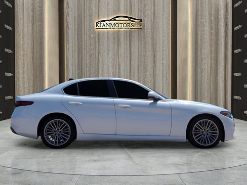 Used 2017 Alfa Romeo Giulia Ti w/ TI Lusso Package image 5