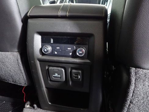 Used 2019 Chevrolet Traverse Premier w/ LPO, Blackout Package AWD/4WD image 41