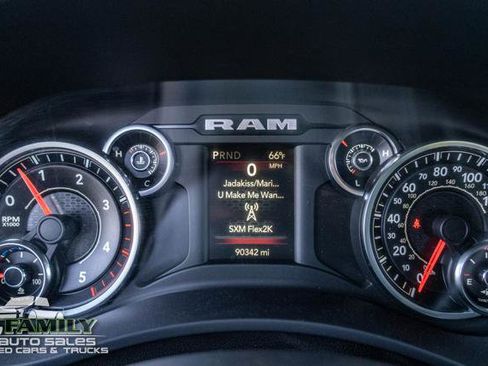 Used 2020 RAM 2500 Big Horn w/ Level 1 Equipment Group AWD/4WD image 20