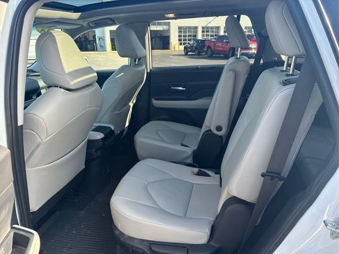 Used 2024 Toyota Grand Highlander AWD image 21