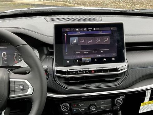 New 2025 Jeep Compass Latitude w/ Altitude Special Edition image 7