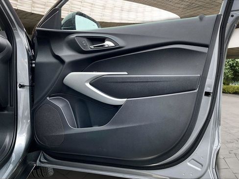 New 2026 Chevrolet Trax RS w/ Driver Confidence Package image 13