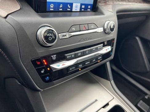 Used 2020 Ford Explorer Platinum image 16