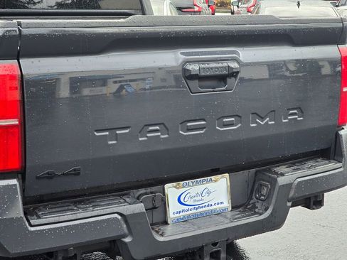 Used 2024 Toyota Tacoma TRD Off-Road image 31