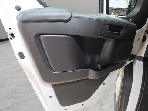 Used 2025 RAM ProMaster 2500 w/ Convenience Group FWD image 15
