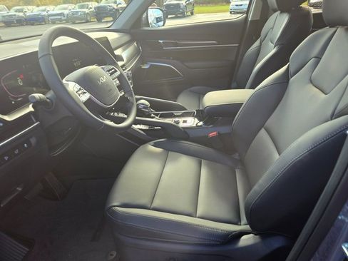 New 2025 Kia Telluride S image 6