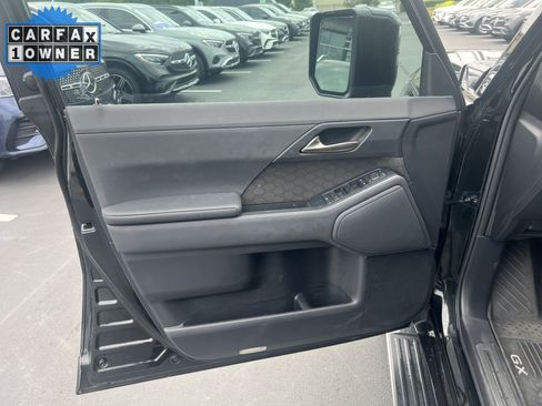 Used 2024 Lexus GX 550 w/ Accessory Package (Z1) AWD/4WD image 14