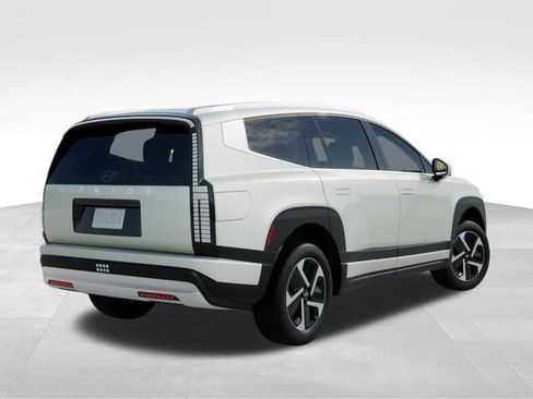 New 2026 Hyundai Ioniq 9 S image 4