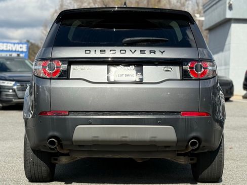 Used 2019 Land Rover Discovery Sport SE image 4