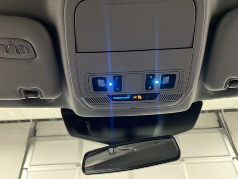 Used 2022 Ford Explorer Limited image 47