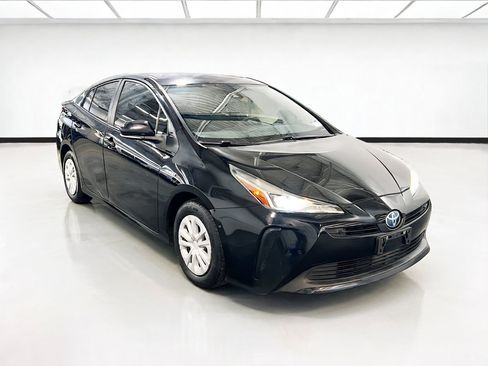 Used 2022 Toyota Prius LE FWD image 3