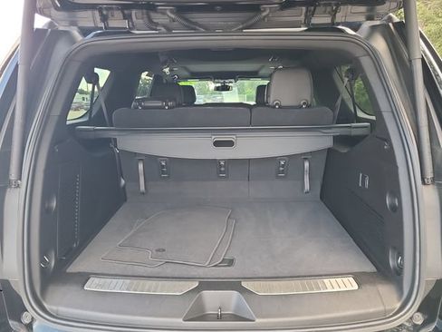 Used 2021 Chevrolet Suburban RST RWD image 6