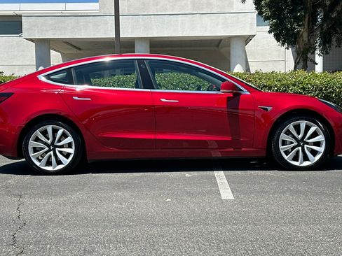 Used 2018 Tesla Model 3 Long Range RWD image 7