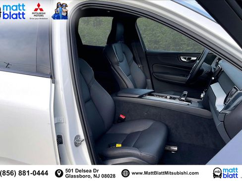 Used 2025 Volvo XC60 B5 Plus image 8