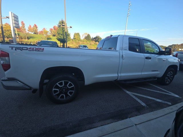 Used 2020 Toyota Tundra SR5 w/ TRD Off-Road Package AWD/4WD image 5