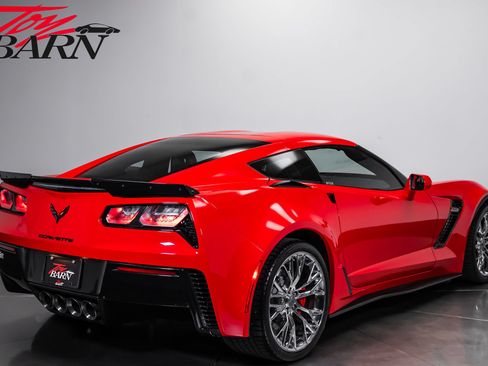 Used 2015 Chevrolet Corvette Z06 w/ 2LZ Preferred Equipment Group RWD image 13