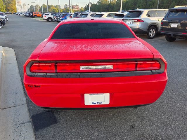Used 2010 Dodge Challenger SE RWD image 10