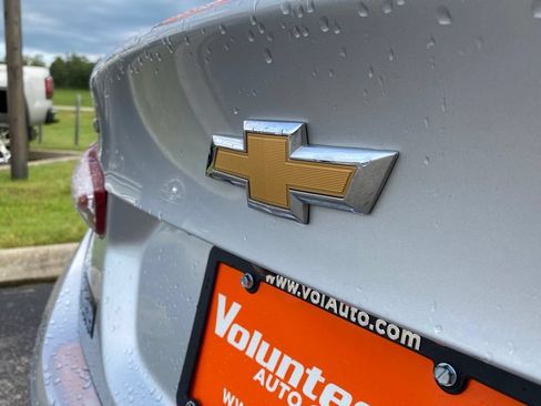 Used 2020 Chevrolet Malibu LT FWD image 11
