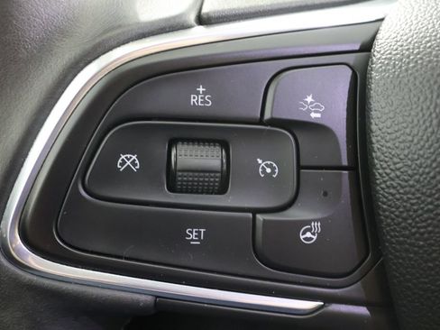 Used 2023 Buick Envision Essence AWD/4WD image 11