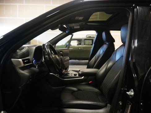 Used 2022 Toyota Highlander XSE image 5