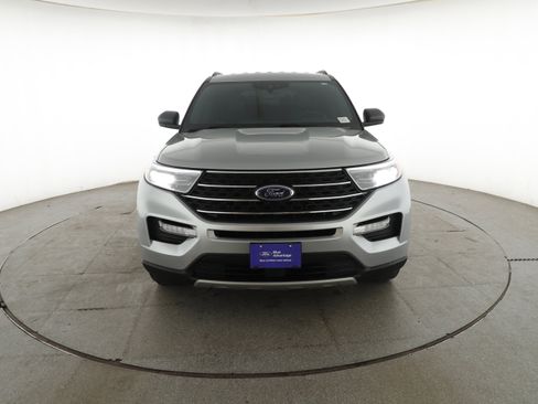 Used 2020 Ford Explorer XLT w/ Equipment Group 202A RWD image 3