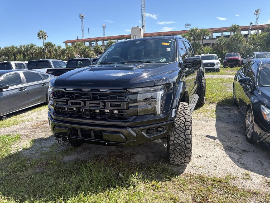 Used 2025 Ford F150 Raptor AWD/4WD image 7