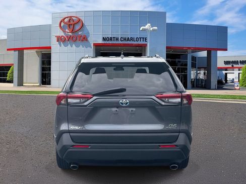 Used 2022 Toyota RAV4 XLE w/ Convenience Package AWD/4WD image 7