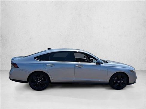 Used 2023 Honda Accord Sport image 4
