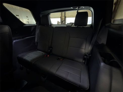 Used 2023 Chevrolet Traverse RS image 25