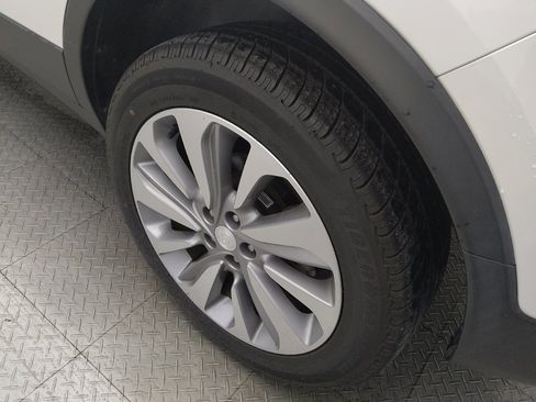Used 2020 Buick Encore Preferred FWD image 31