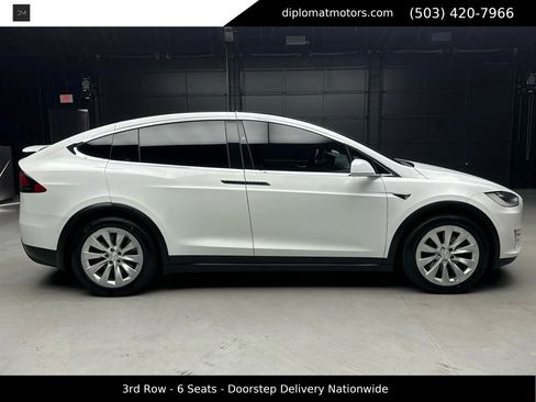 Used 2018 Tesla Model X 75D image 8