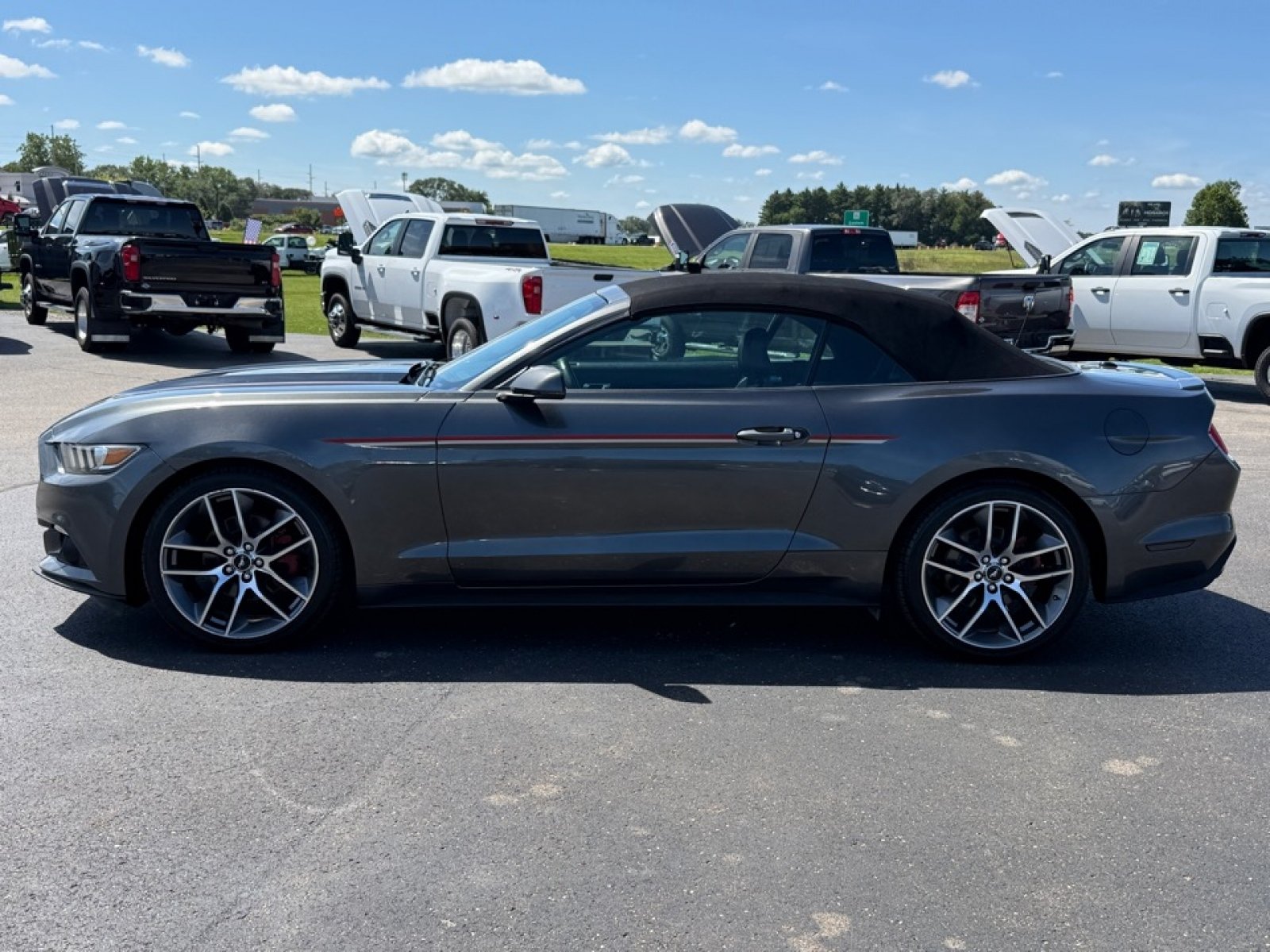 Used 2015 Ford Mustang Premium RWD image 5