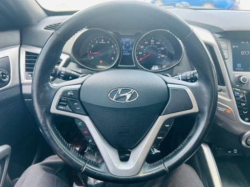 Used 2017 Hyundai Veloster FWD image 27