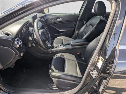 Used 2019 Mercedes-Benz GLA 250 image 14