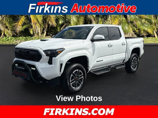Used 2025 Toyota Tacoma TRD Sport AWD/4WD image 1