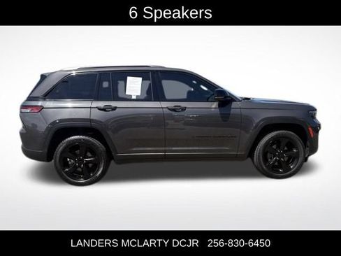 Used 2023 Jeep Grand Cherokee Altitude RWD image 11