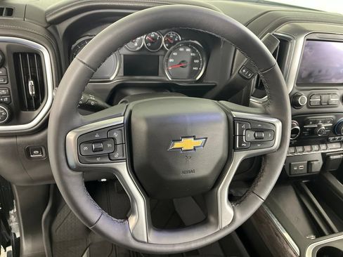 Used 2022 Chevrolet Silverado 1500 LTZ w/ LTZ Premium Package AWD/4WD image 31
