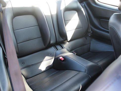 Used 2019 Ford Mustang Premium image 38