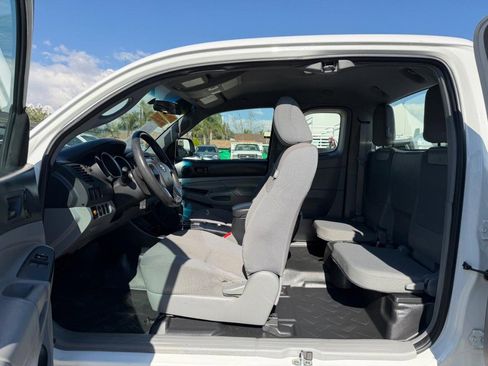 Used 2013 Toyota Tacoma 2WD Access Cab image 17