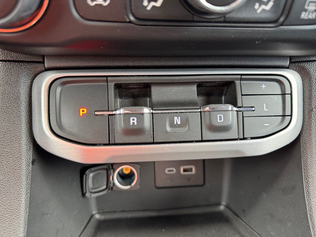 Used 2023 GMC Acadia SLE w/ Driver Convenience Package AWD/4WD image 21